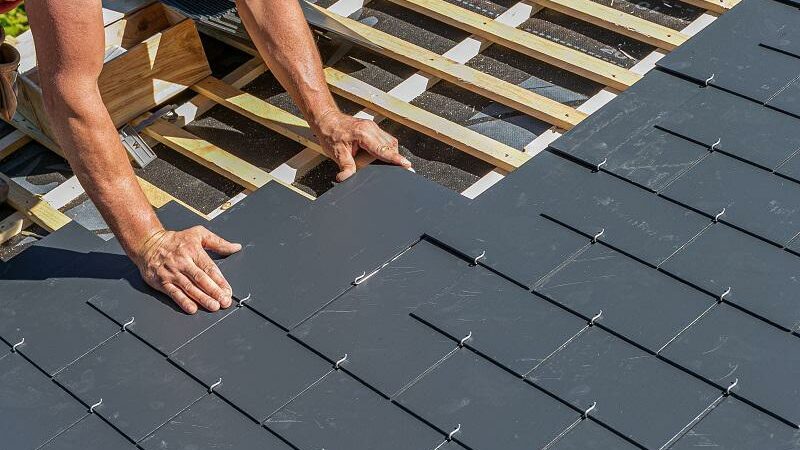Optimiser la durée de vie de votre toiture grâce à l’entretien régulier d’un couvreur à Miniac-Morvan professionnel